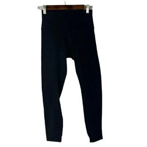 Lululemon Black Cropped Wunder Under Athletic Workout Leggings 4
